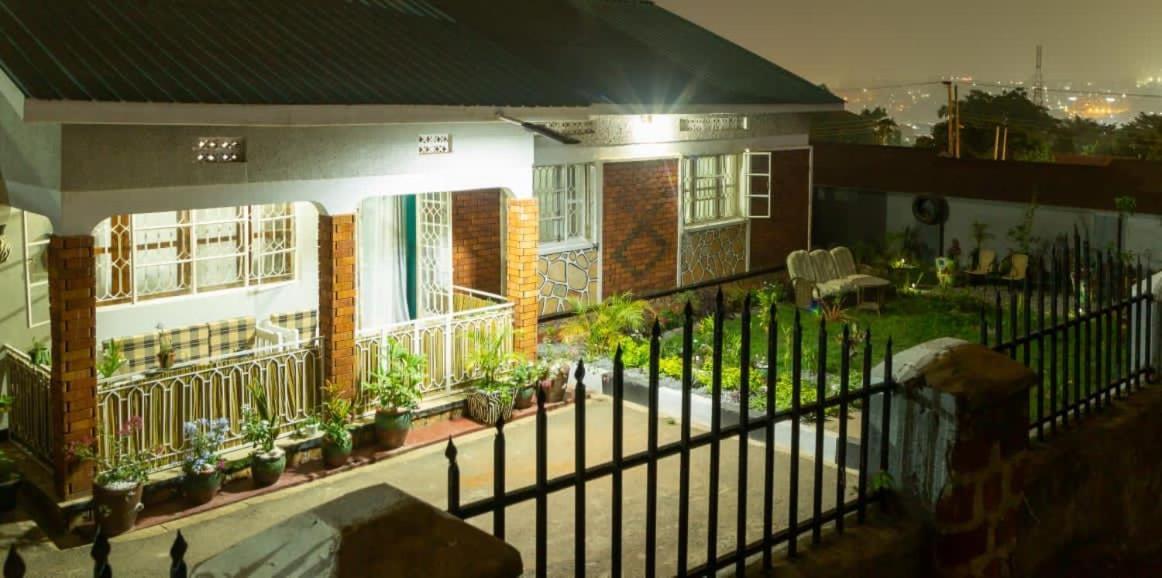 City Oasis By Siima _ Hidden Gem City Family Home Kampala Buitenkant foto