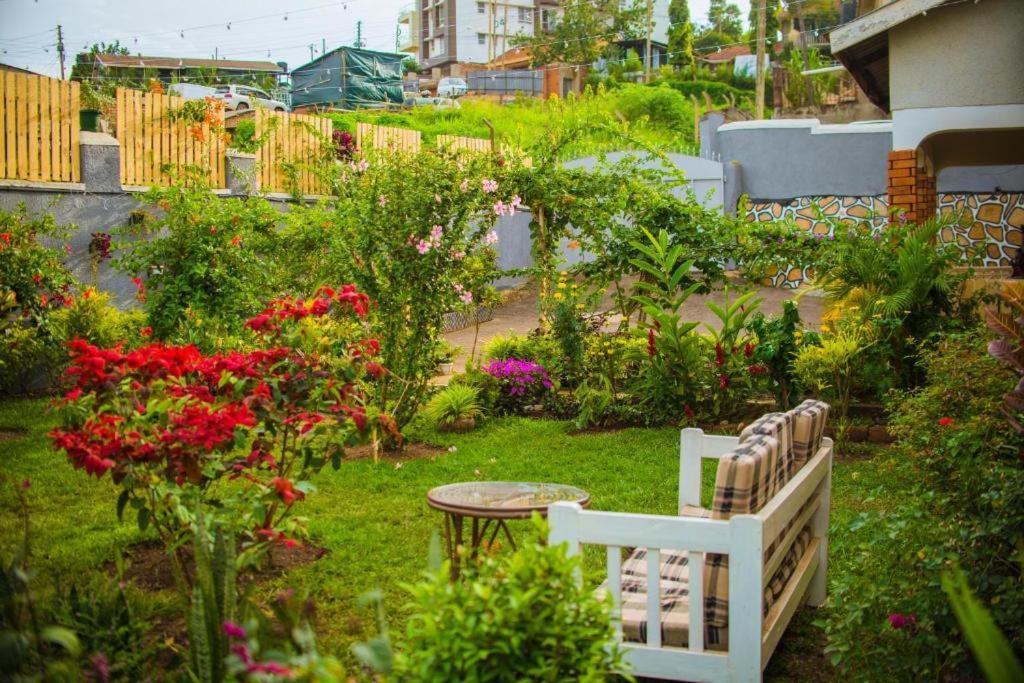 City Oasis By Siima _ Hidden Gem City Family Home Kampala Buitenkant foto