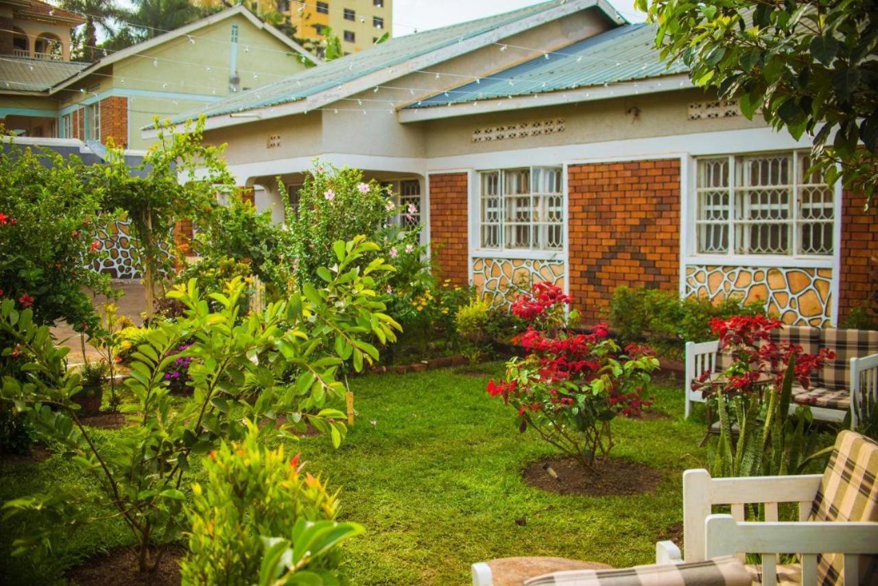 City Oasis By Siima _ Hidden Gem City Family Home Kampala Buitenkant foto