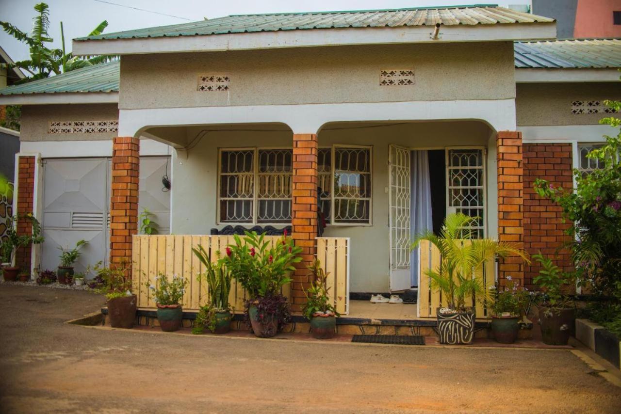 City Oasis By Siima _ Hidden Gem City Family Home Kampala Buitenkant foto